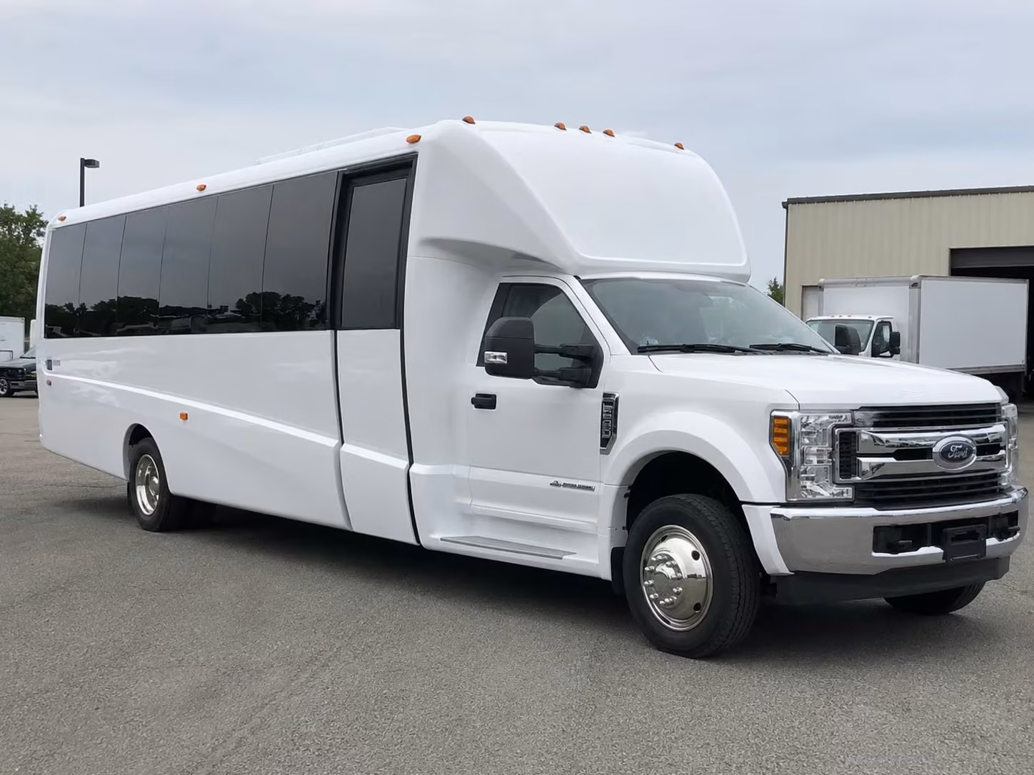 15 passenger minibus