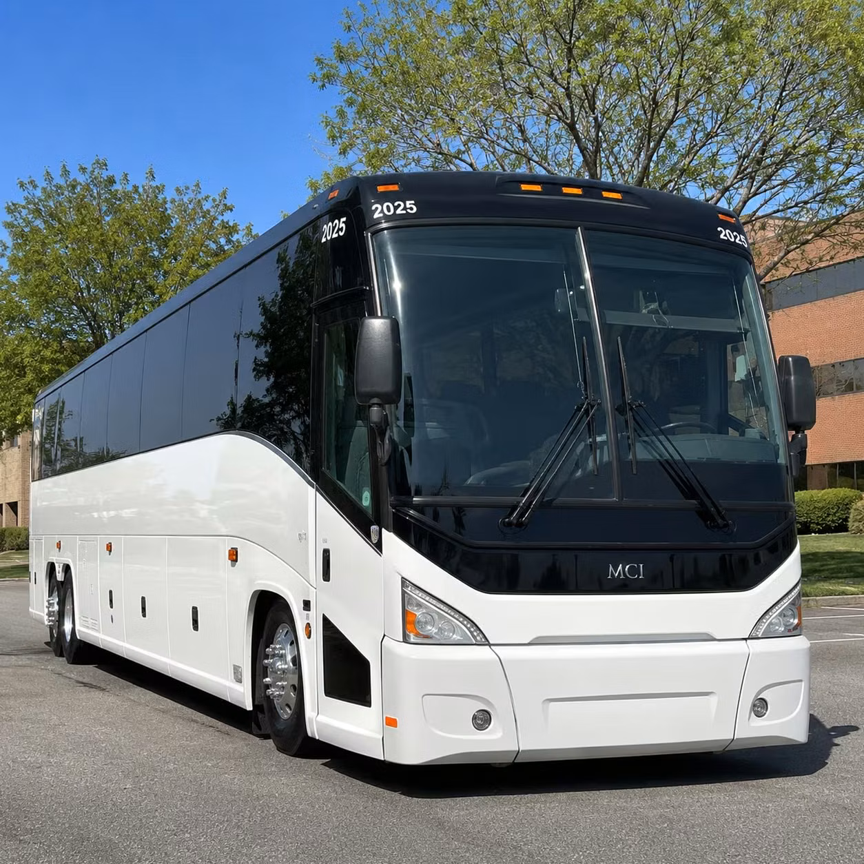 bus rentals for oxnard concerts music festival