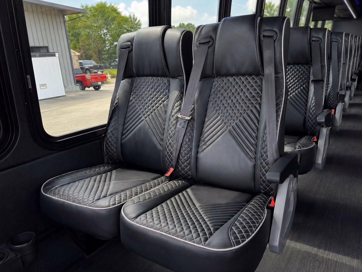minibus rentals for smaller oxnard prom groups