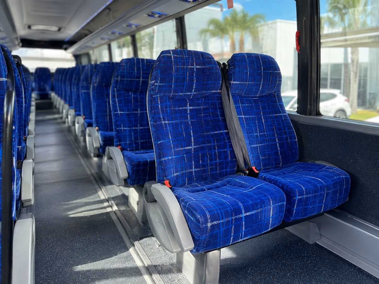 tailgate ready fan buses for oxnard groups